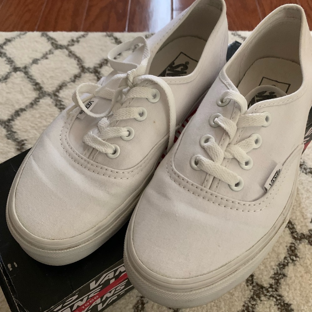 Vans shoes 🌸